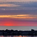 아파트 Premium Sunset Blvd For Two By Marina Royale *